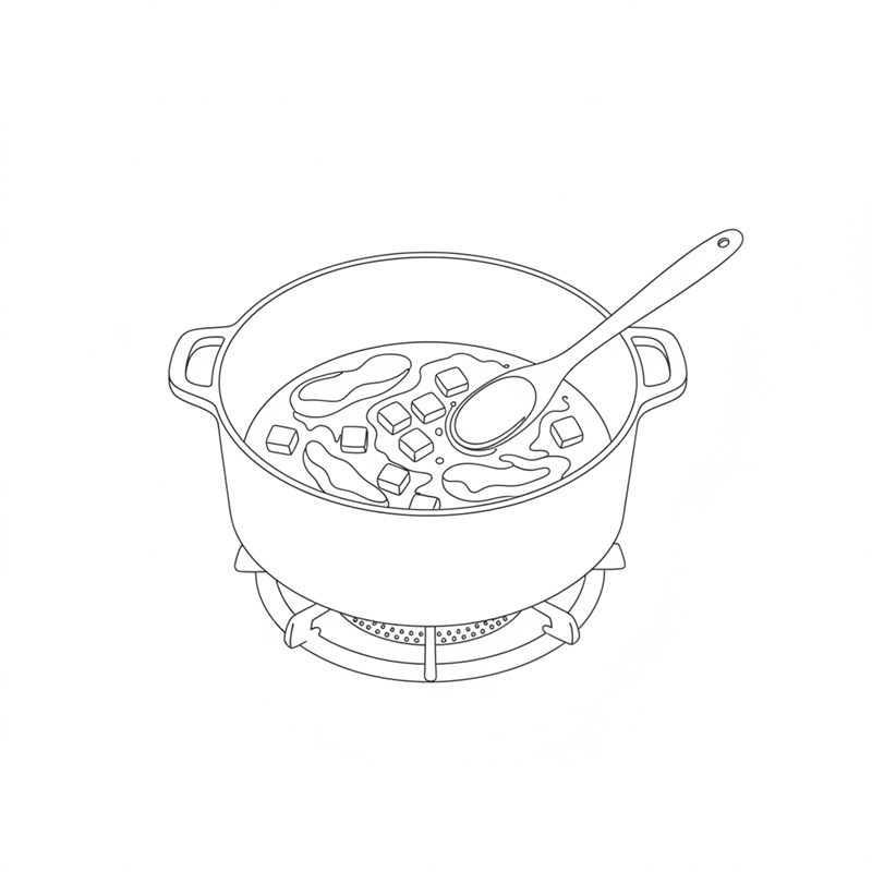 Illustration: kycklingstrimlor och chorizotärningar bryns i en djup gryta på en spisplatta med en träslev i